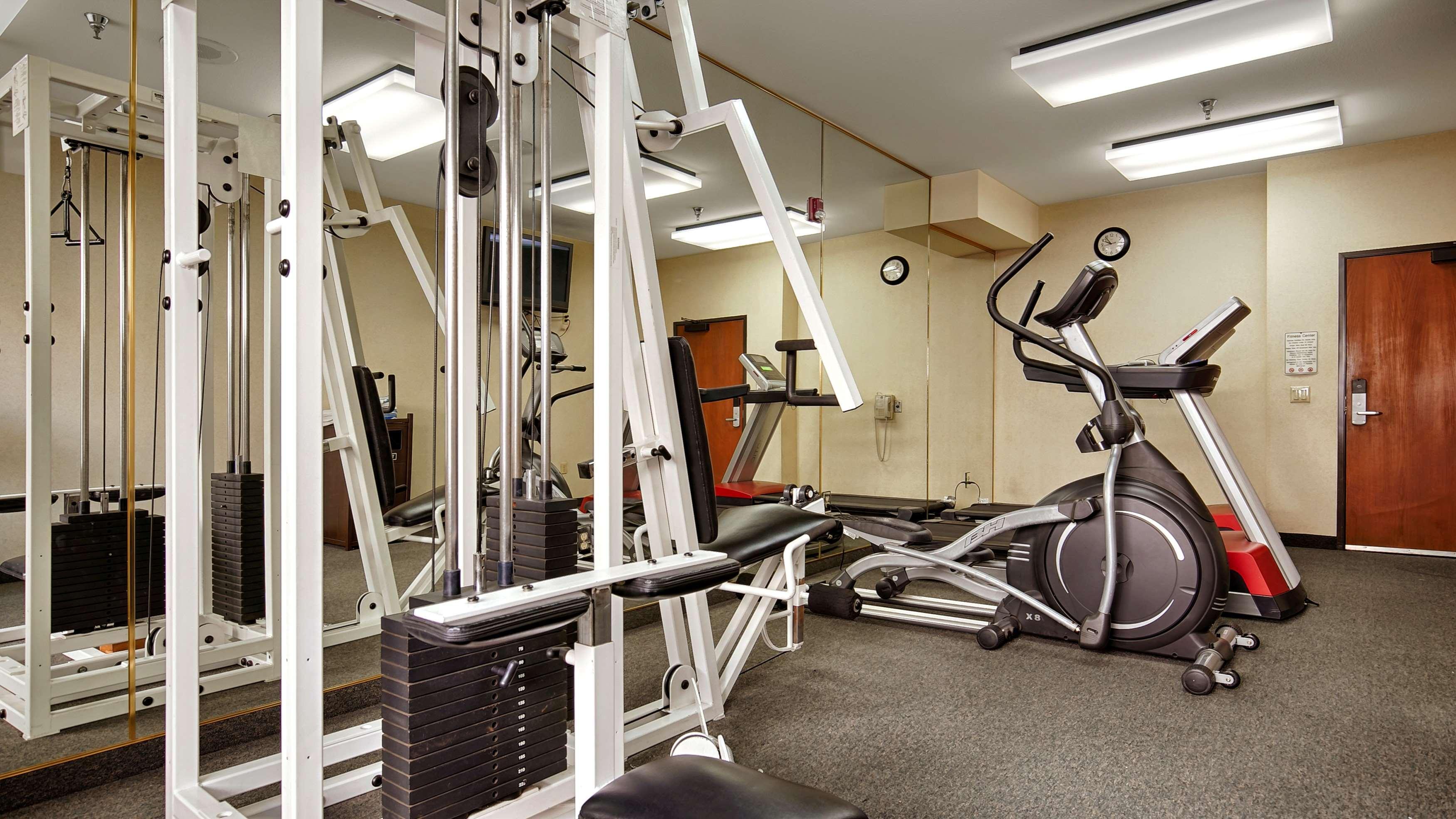 Hotel Western Airport & 3*