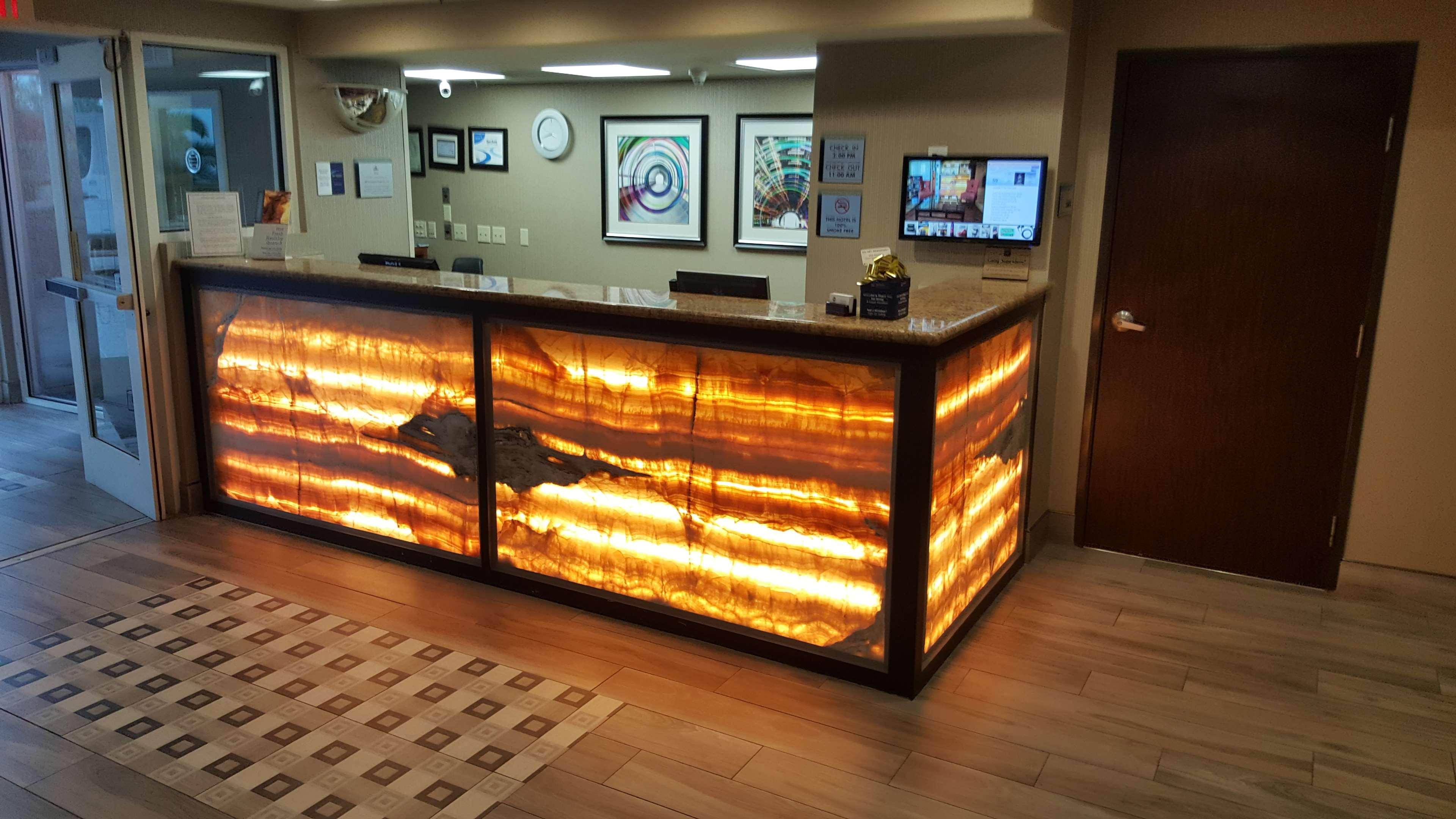 Western Airport &
