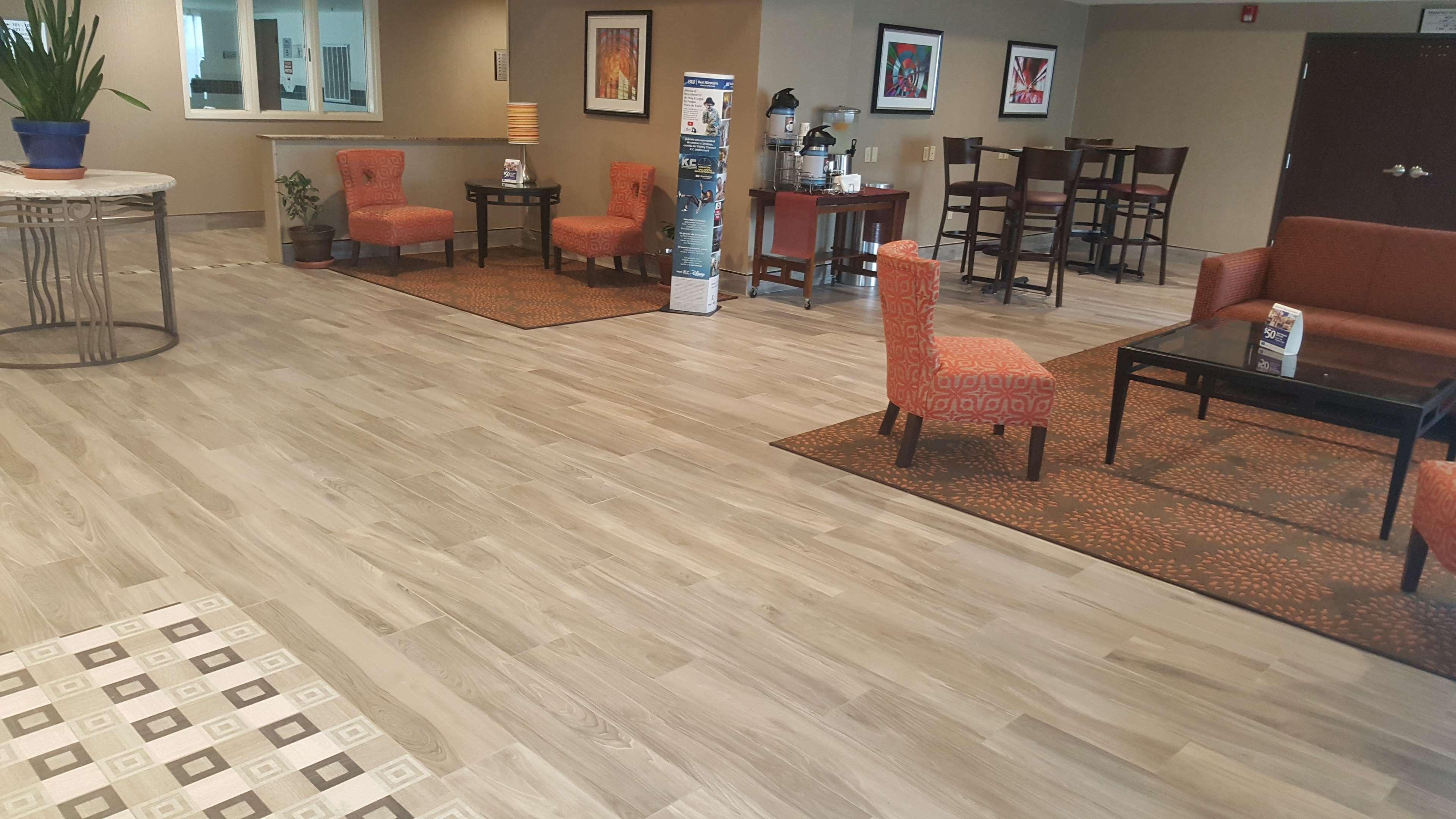 Hotel Western Airport & 3*