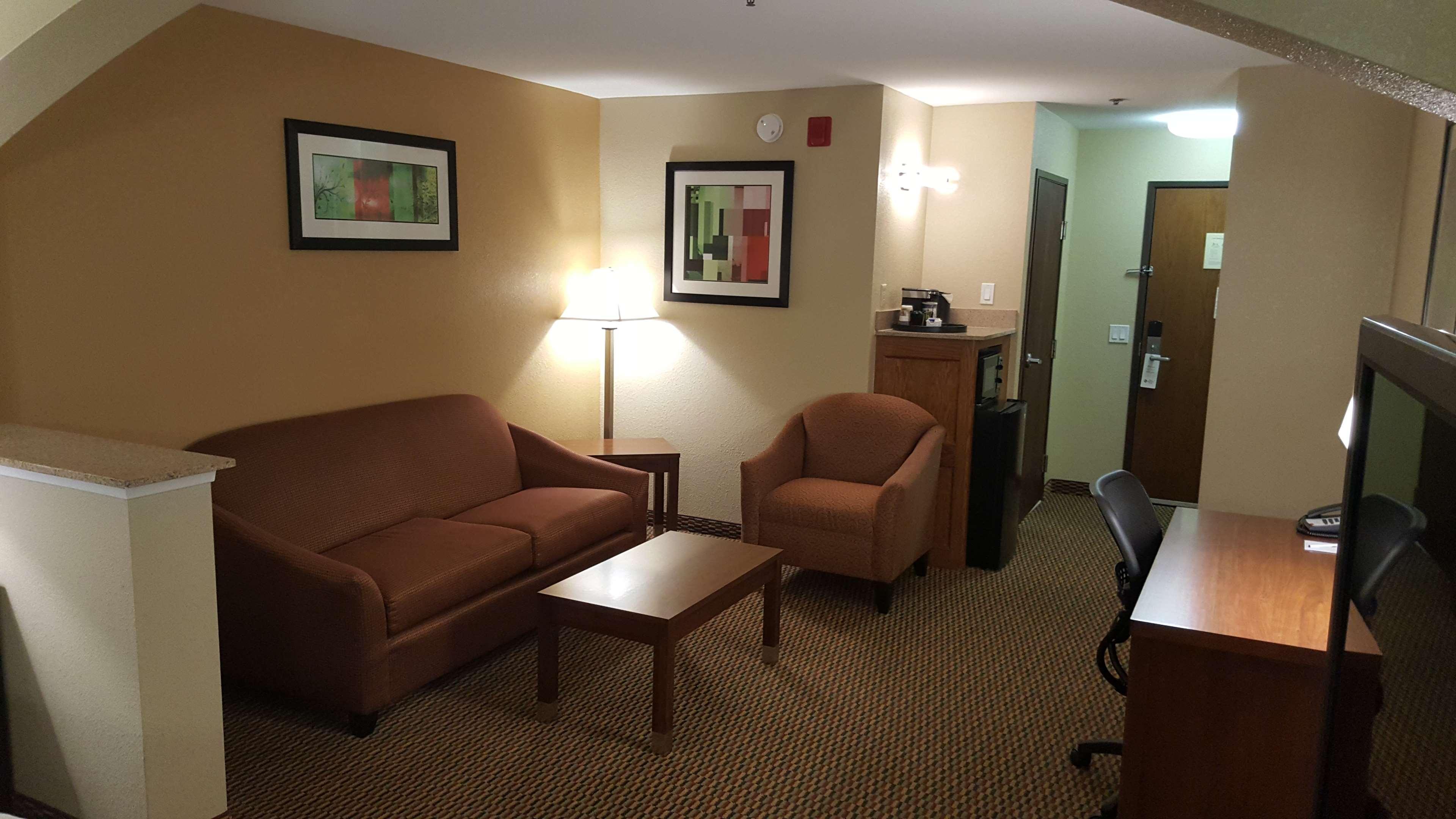 Western Airport & Hotel