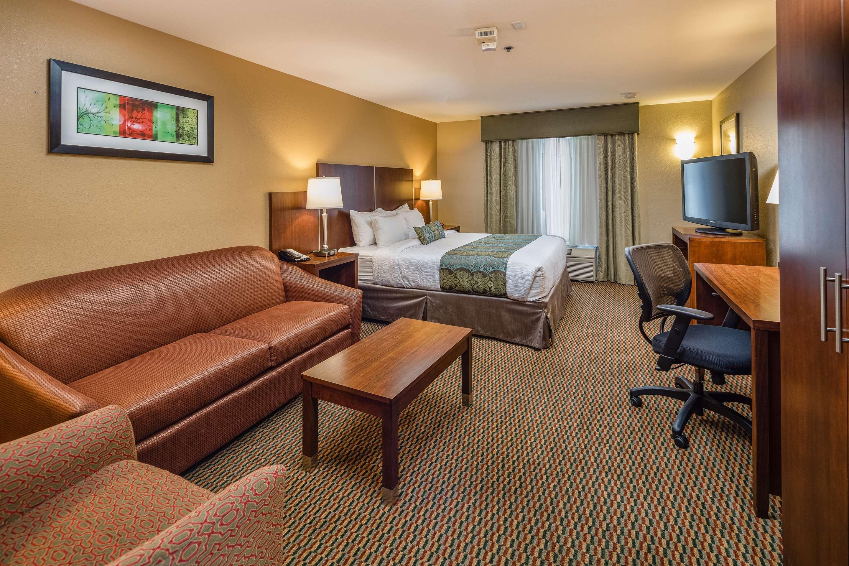Western Airport & 3*