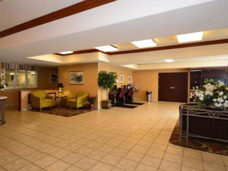 Hotel Western Airport & 3*