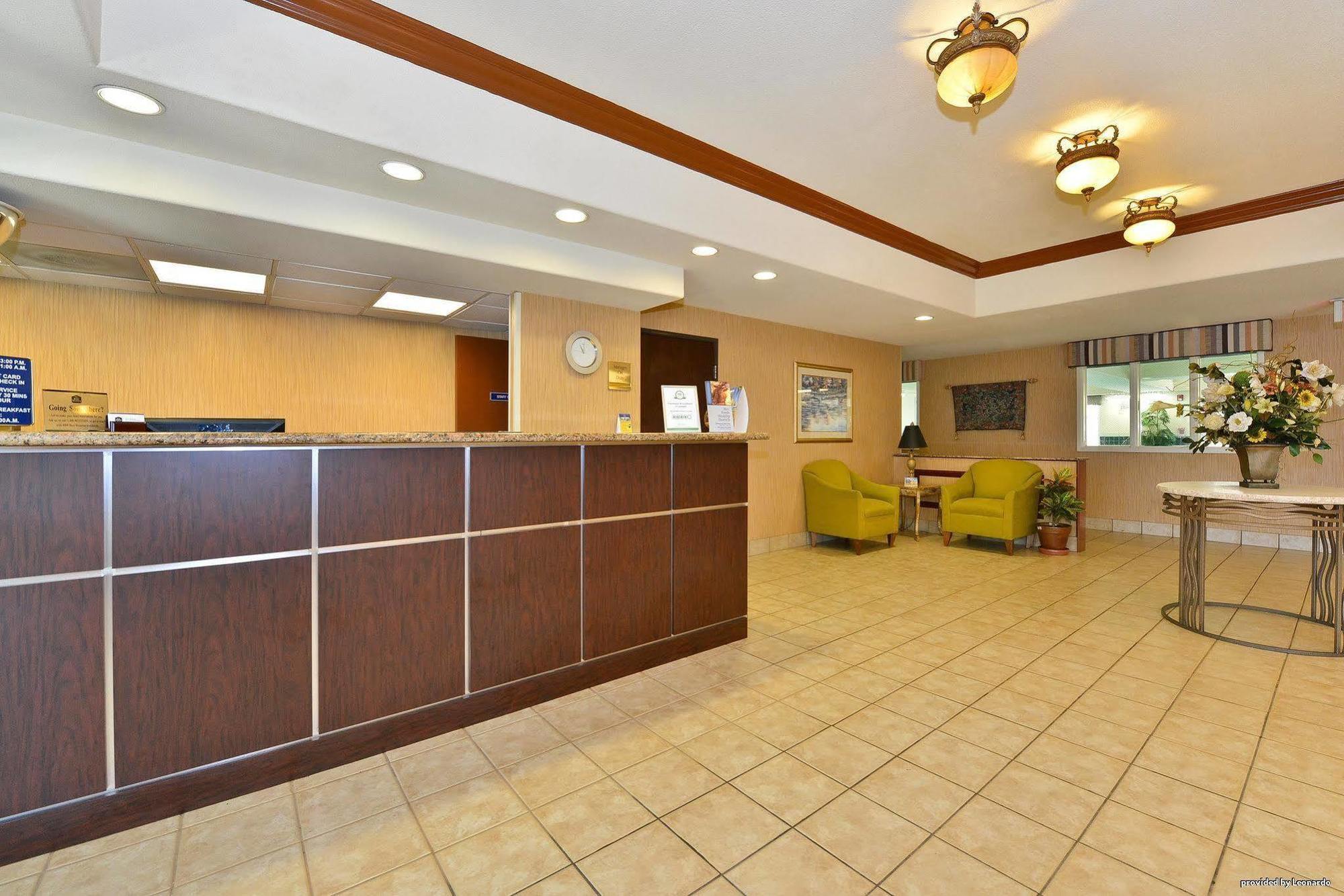 Western Airport & 3*