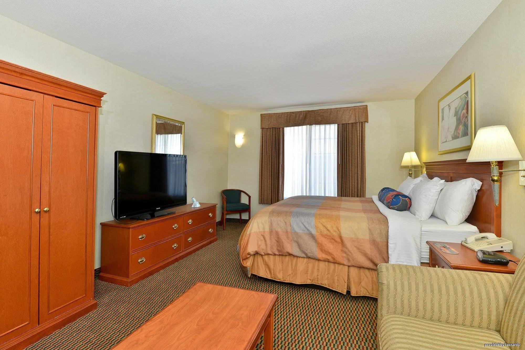 Hotel Western Airport & 3*