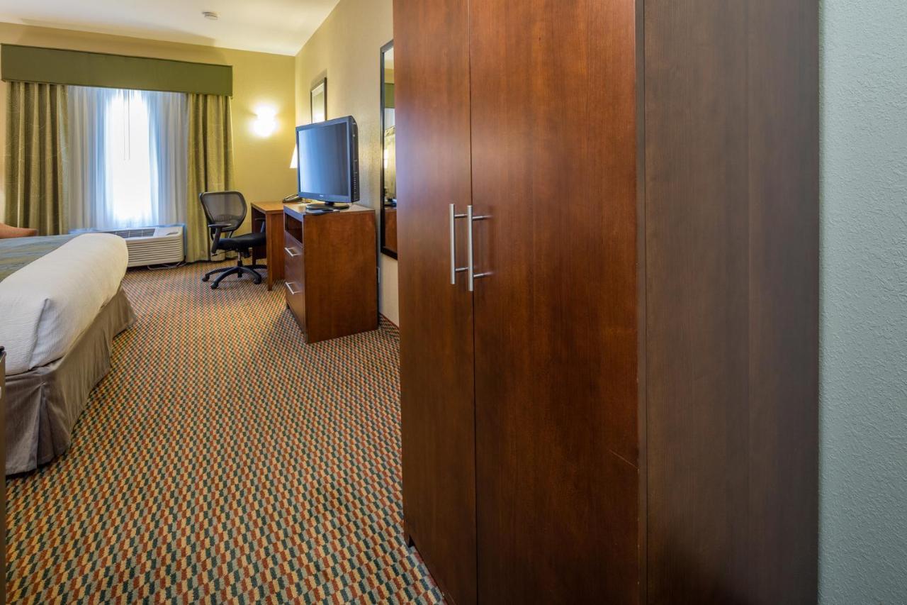 Western Airport & 3* Oakland